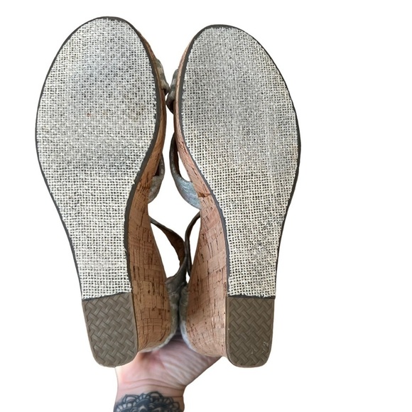 TOMS Blue Green Wedge Sandals - Picture 7 of 7